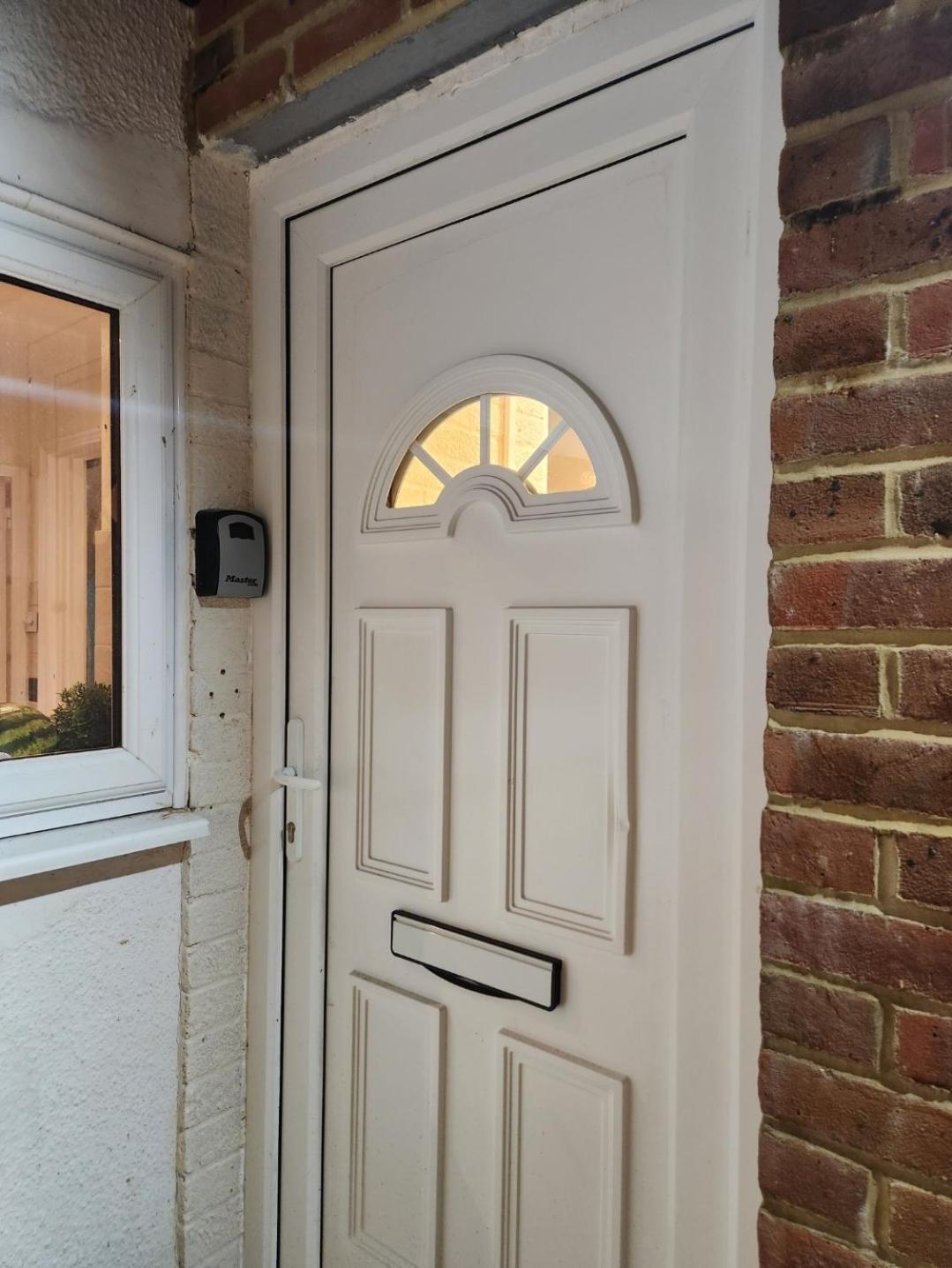 Ifield Ensuite Studio Flat Crawley-Gatwick מראה חיצוני תמונה